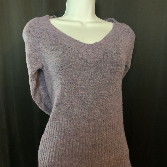Sweater Project purple v-neck sweater - Picture 3 of 5